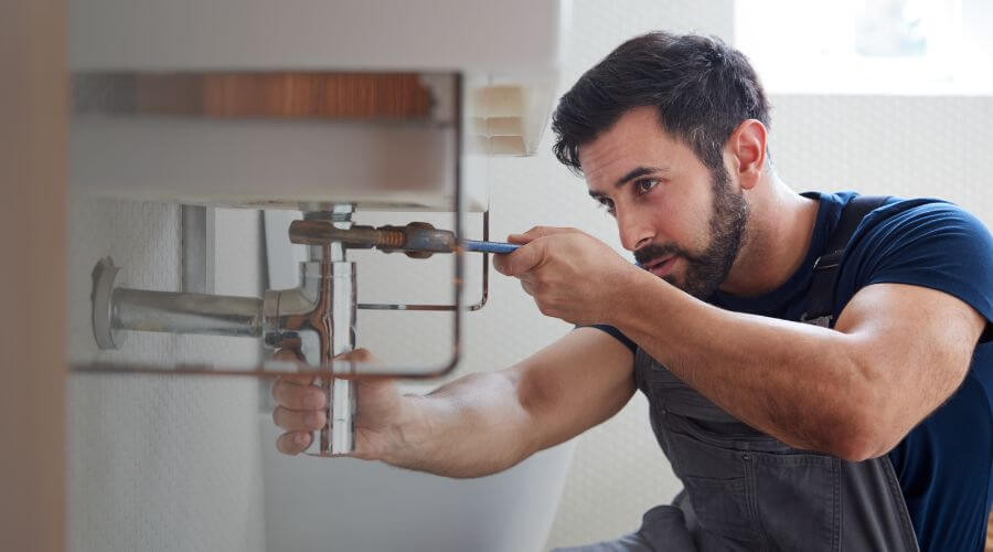 Expert burst pipe repair services in Wachapreague, VA
